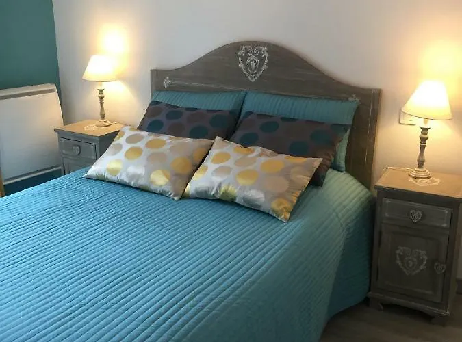 Les Meubles De Luchon - La Perle Bleue - Centre Luchon, Beau T2, 2 A 4 Personnes, Wifi Lejlighed Bagnères-de-Luchon