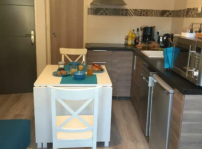 Les Meubles De Luchon - La Perle Bleue - Centre Luchon, Beau T2, 2 A 4 Personnes, Wifi Bagnères-de-Luchon