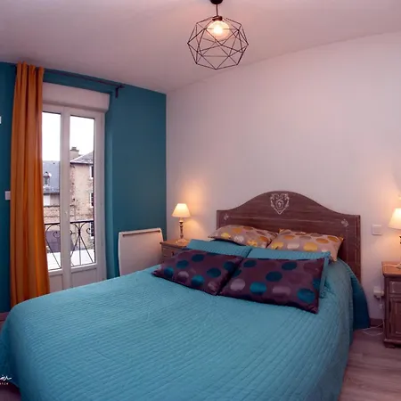 Les Meubles De Luchon - La Perle Bleue - Centre Luchon, Beau T2, 2 A 4 Personnes, Wifi * Bagnères-de-Luchon