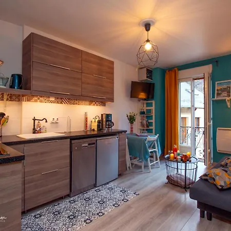 Les Meubles De Luchon - La Perle Bleue - Centre Luchon, Beau T2, 2 A 4 Personnes, Wifi Lägenhet