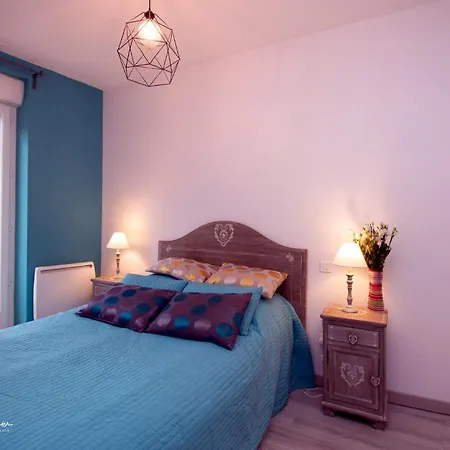 Les Meubles De Luchon - La Perle Bleue - Centre Luchon, Beau T2, 2 A 4 Personnes, Wifi *