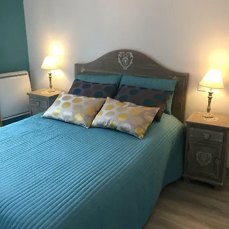Les Meubles De Luchon - La Perle Bleue - Centre Luchon, Beau T2, 2 A 4 Personnes, Wifi Apartment Bagneres-de-Luchon