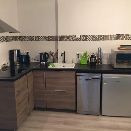 Les Meubles De Luchon - La Perle Bleue - Centre Luchon, Beau T2, 2 A 4 Personnes, Wifi Bagneres-de-Luchon