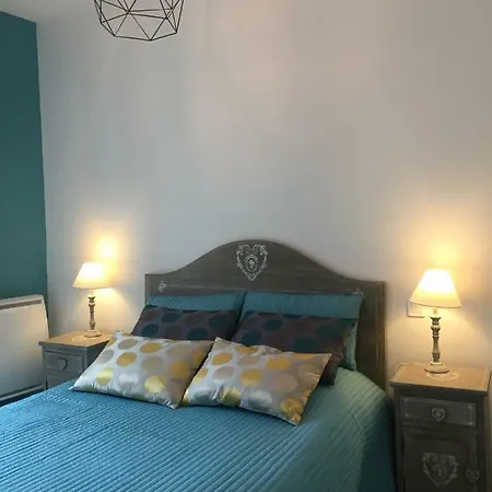 Les Meubles De Luchon - La Perle Bleue - Centre Luchon, Beau T2, 2 A 4 Personnes, Wifi Bagneres-de-Luchon